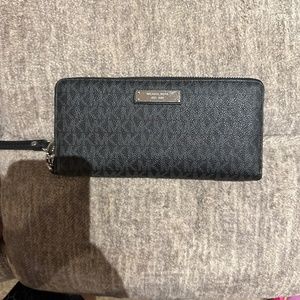 Michael Kors large logo continental wallet